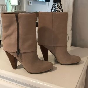 Beige boots size 7
